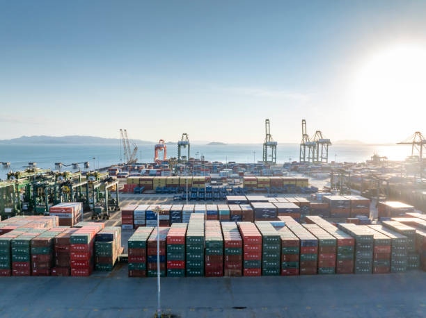 sea freight delays causes.jpg